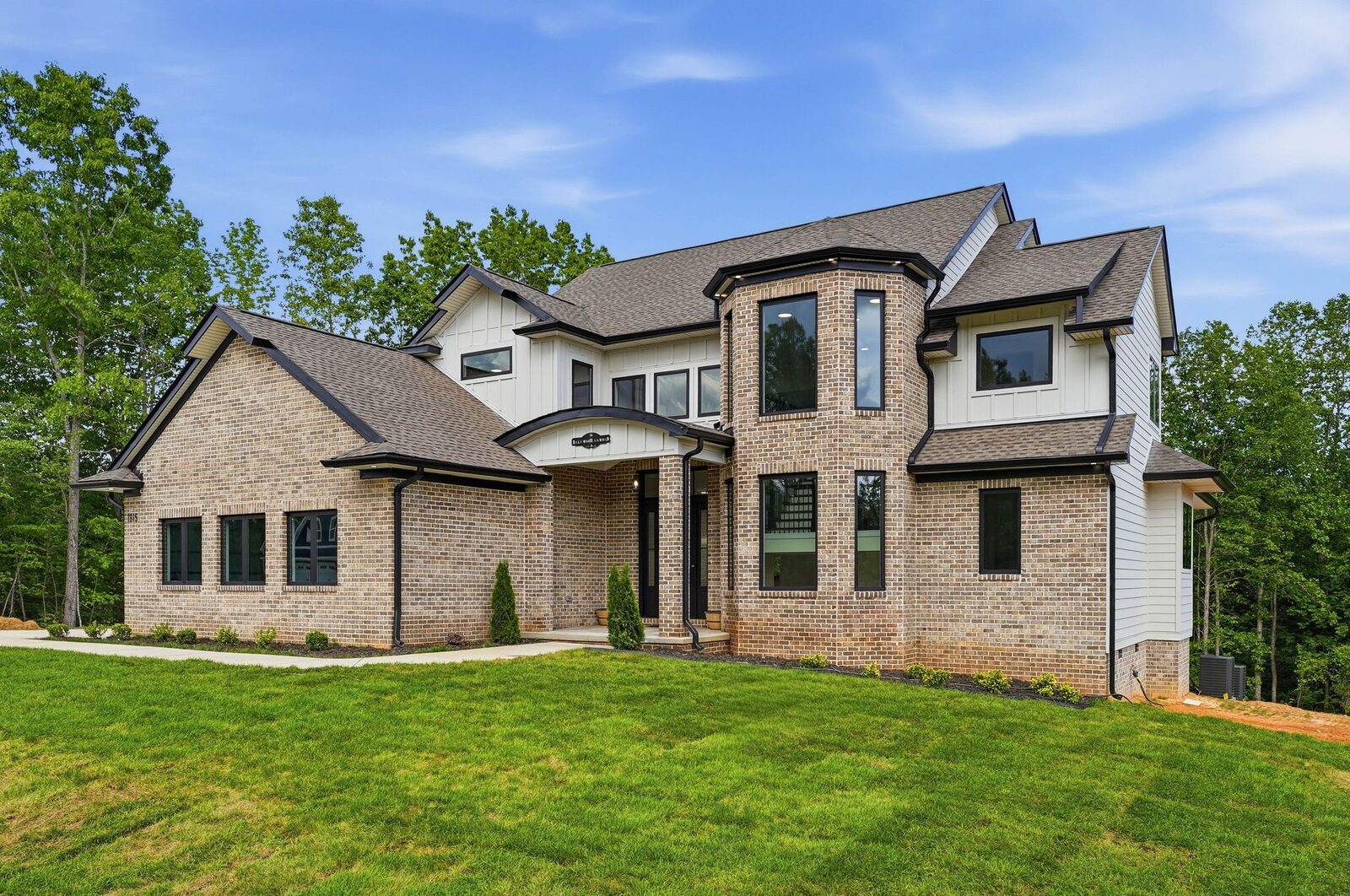 1815 White Fawn Lane, front exterior